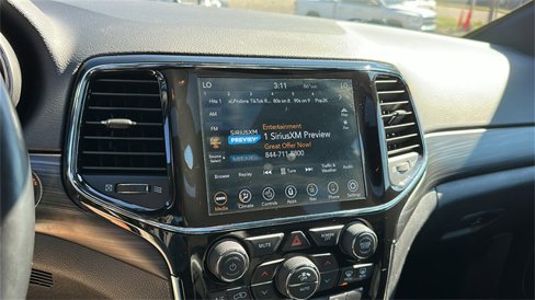 Used 2022 Jeep Grand Cherokee Laredo X image 16