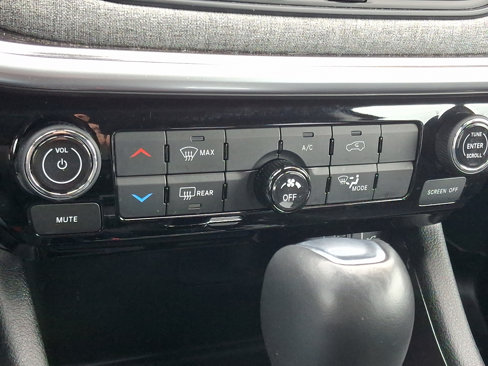 Certified 2022 Jeep Compass Latitude image 15