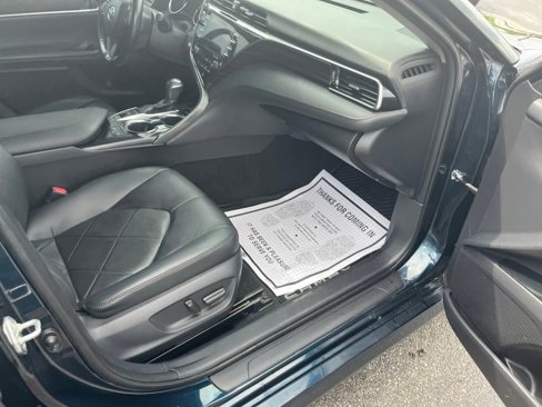 Used 2019 Toyota Camry XLE image 28