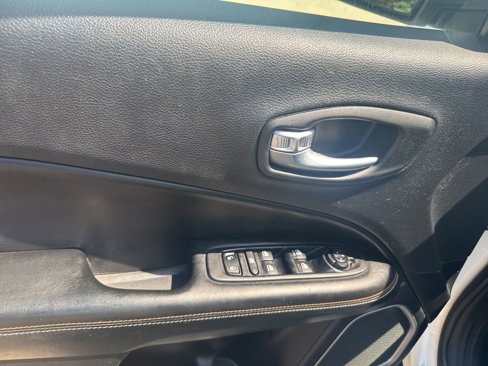 Used 2018 Jeep Compass Latitude image 10