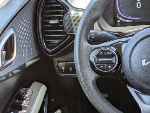 Used 2023 Kia Soul S image 23