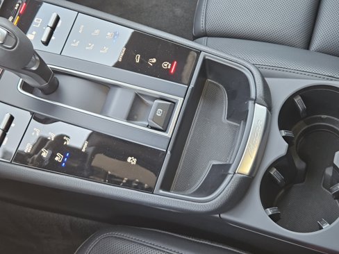 Used 2025 Porsche Macan image 20