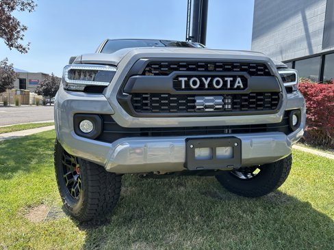 Used 2020 Toyota Tacoma Limited image 3