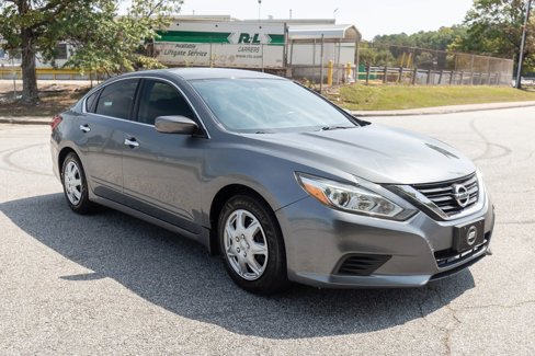 Used 2018 Nissan Altima 2.5 S w/ S Convenience Package image 3