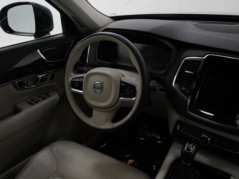 Used 2016 Volvo XC90 T6 Momentum w/ Momentum Plus Package image 12