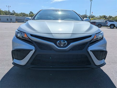 Used 2024 Toyota Camry SE image 9