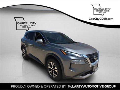 Used 2022 Nissan Rogue SV image 1