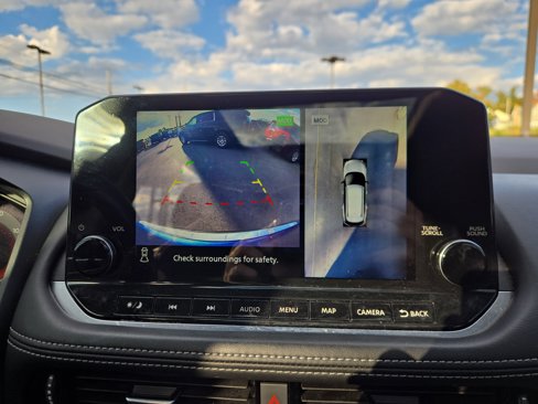 Used 2021 Nissan Rogue Platinum image 26