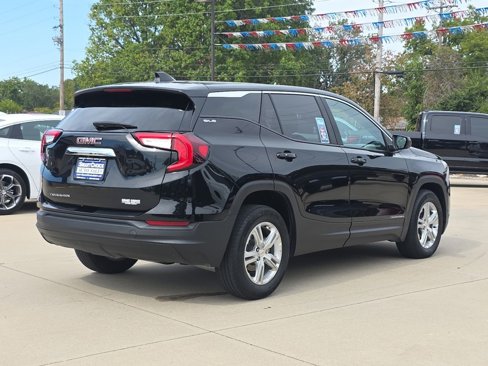 Used 2022 GMC Terrain SLE image 3