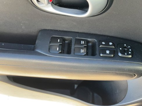 Used 2014 Kia Soul image 11