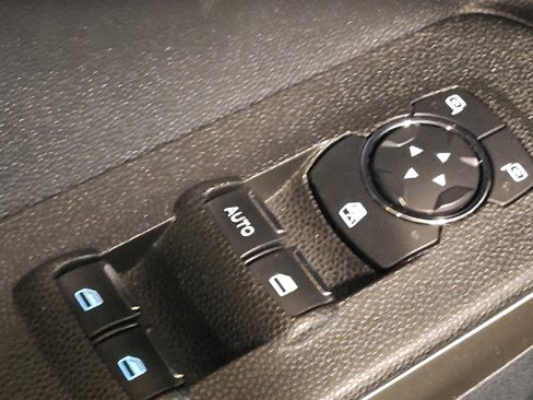 Used 2020 Ford EcoSport SE w/ SE Convenience Package image 27