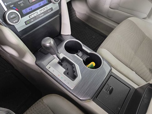 Used 2014 Toyota Camry XLE image 19
