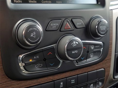 Used 2016 RAM 1500 Laramie w/ Convenience Group image 24