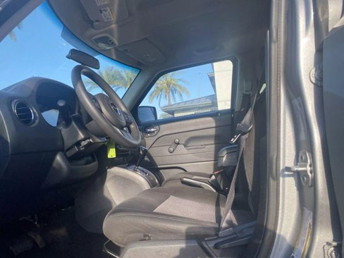 Used 2015 Jeep Patriot Sport image 10