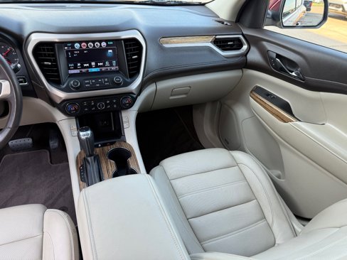 Used 2019 GMC Acadia Denali image 18