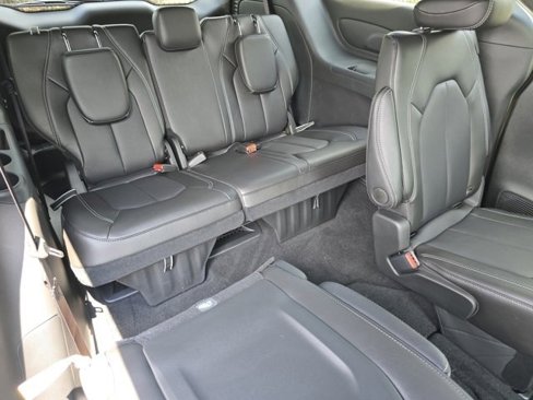 New 2026 Chrysler Pacifica Select image 27