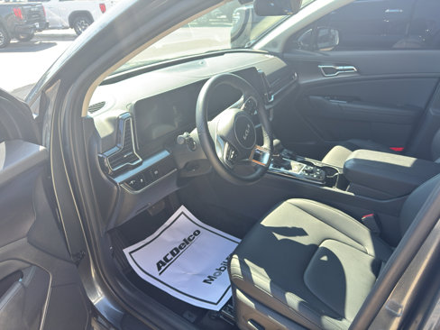 Used 2024 Kia Sportage EX image 9