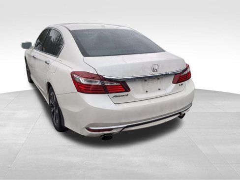Used 2017 Honda Accord EX-L image 6