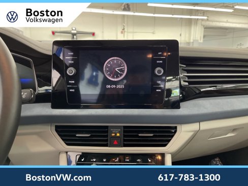Used 2025 Volkswagen Jetta SE image 16