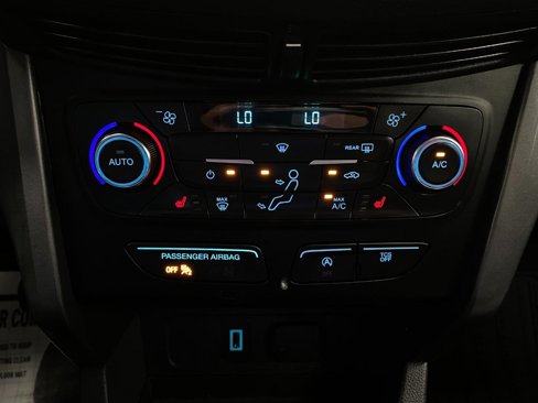 Used 2017 Ford Escape SE w/ SE Cold Weather Package image 24