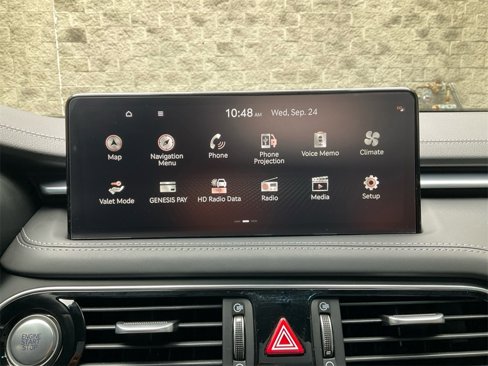 Used 2023 Genesis G70 2.0T image 21