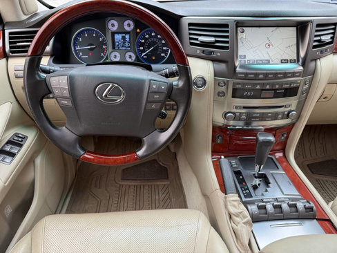 Used 2009 Lexus LX 570 4WD image 26