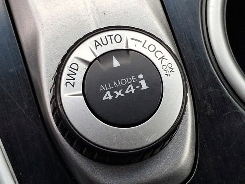 Used 2014 Nissan Pathfinder SV image 26