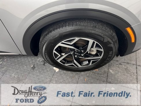 Used 2024 Kia Sportage LX image 16