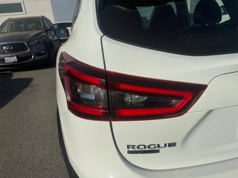 Used 2021 Nissan Rogue Sport S image 29