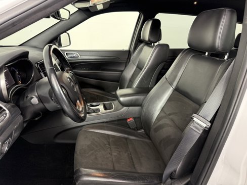 Used 2020 Jeep Grand Cherokee Altitude image 10