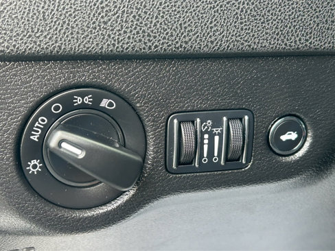 Used 2023 Dodge Charger SXT image 17