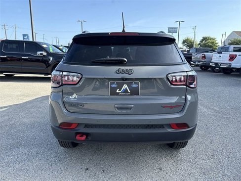 Used 2023 Jeep Compass Trailhawk image 12