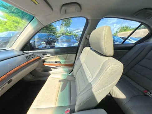 Used 2011 Honda Accord EX-L image 25