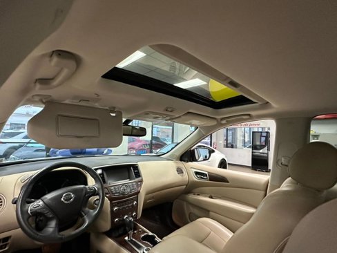 Used 2018 Nissan Pathfinder Platinum image 26