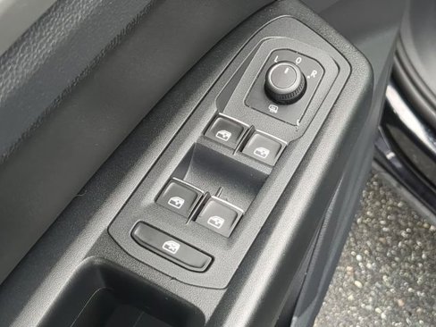 Used 2019 Volkswagen Atlas SE image 17