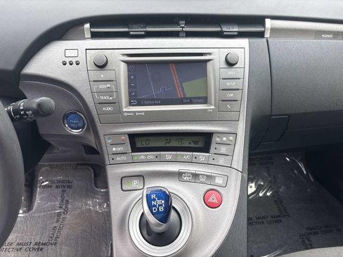 Used 2014 Toyota Prius Plug-In Hybrid image 19