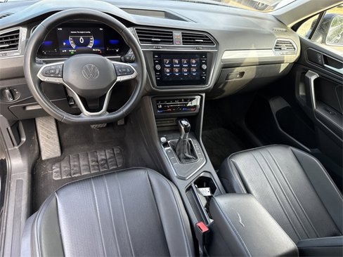 Used 2022 Volkswagen Tiguan SE image 13
