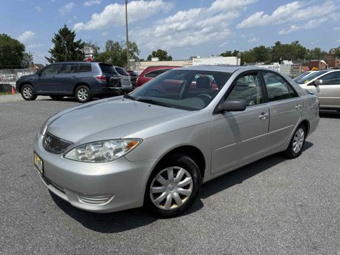 Used 2005 Toyota Camry image 3