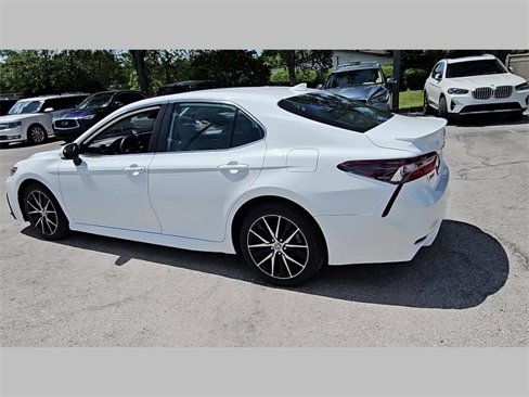 Used 2023 Toyota Camry SE image 17