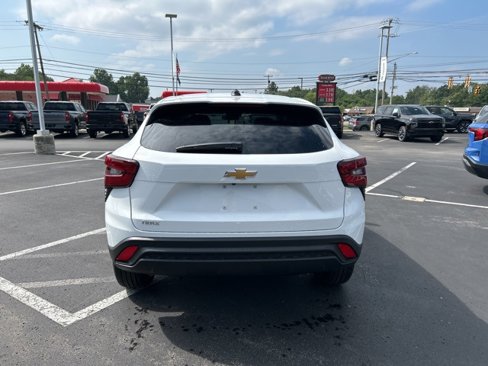 New 2025 Chevrolet Trax LS w/ LS Convenience Package image 3