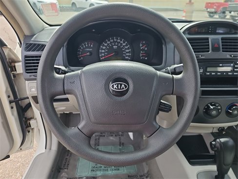 Used 2004 Kia Spectra Sedan image 18