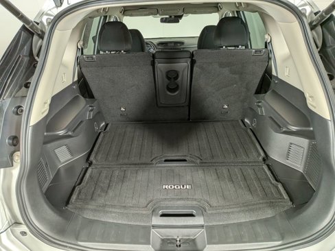 Used 2020 Nissan Rogue SV image 31