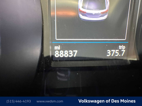 Used 2021 Volkswagen Tiguan SE image 18