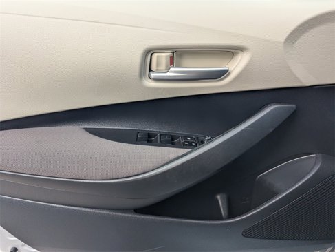 Used 2021 Toyota Corolla LE image 26