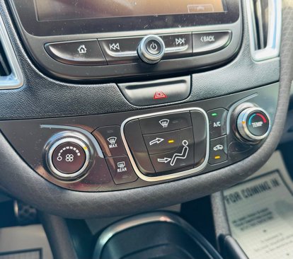Used 2018 Chevrolet Malibu LT image 20