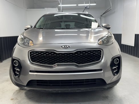 Used 2018 Kia Sportage EX image 2