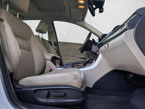 Used 2017 Honda Accord Touring image 21