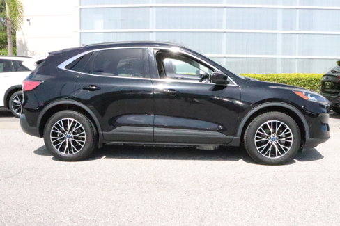Used 2021 Ford Escape Titanium image 10