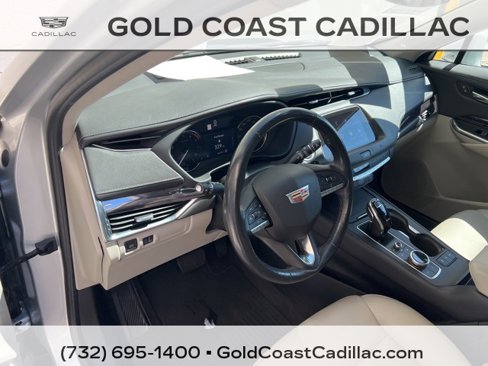 Used 2020 Cadillac XT4 Luxury w/ Cold Weather Package image 16