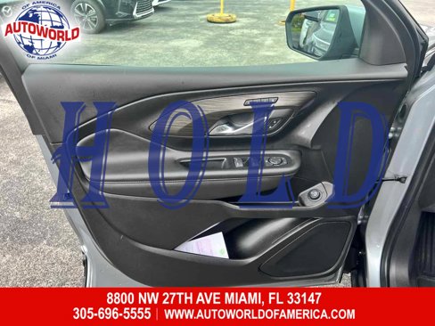 Used 2023 GMC Terrain SLT image 14